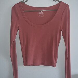 Salmon colored long sleeve ribbed